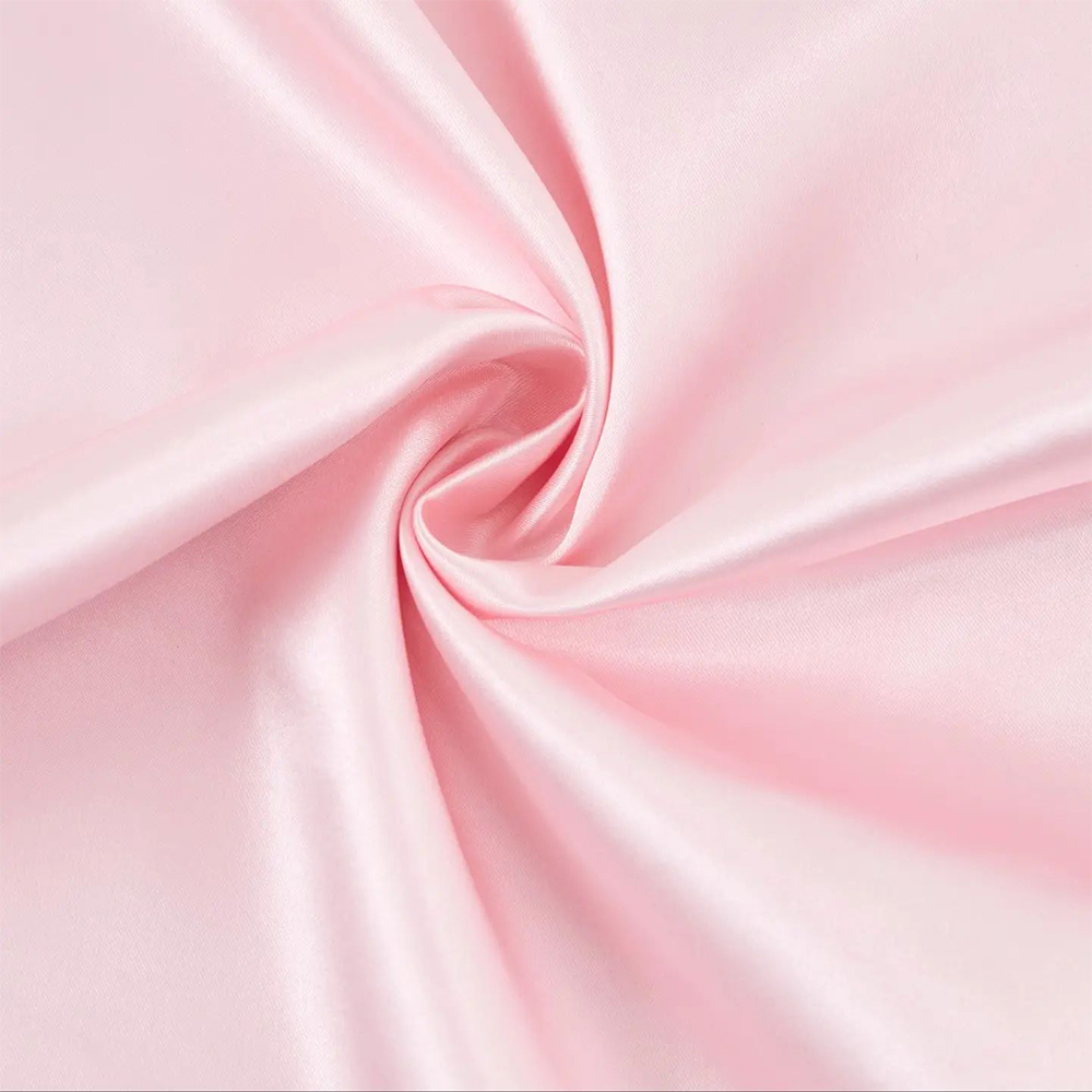 Sarung bantal satin yang lembut dan licin